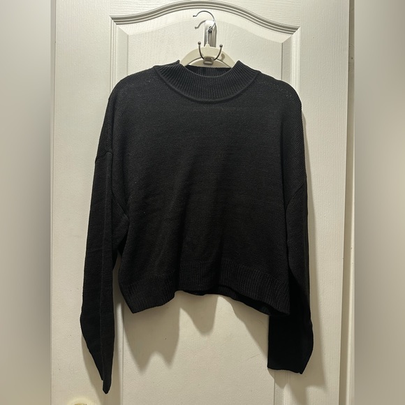 H&M Black Sweater - Picture 1 of 4